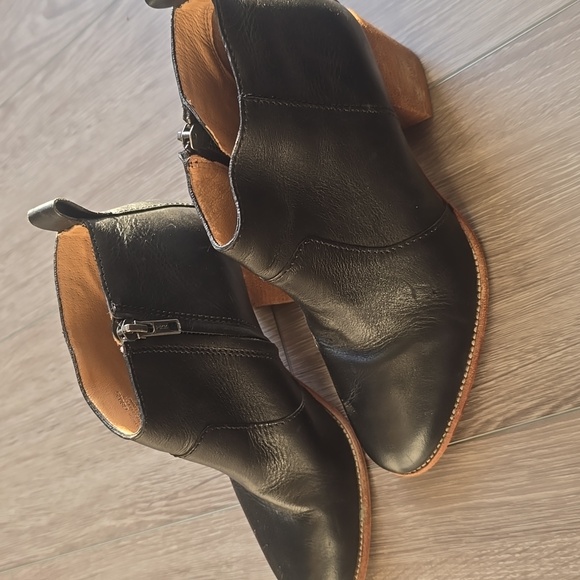 Madewell The Brenner Boot Leather Block Heel Ankle Shaft Almond Toe Black Size 7 - Picture 4 of 11